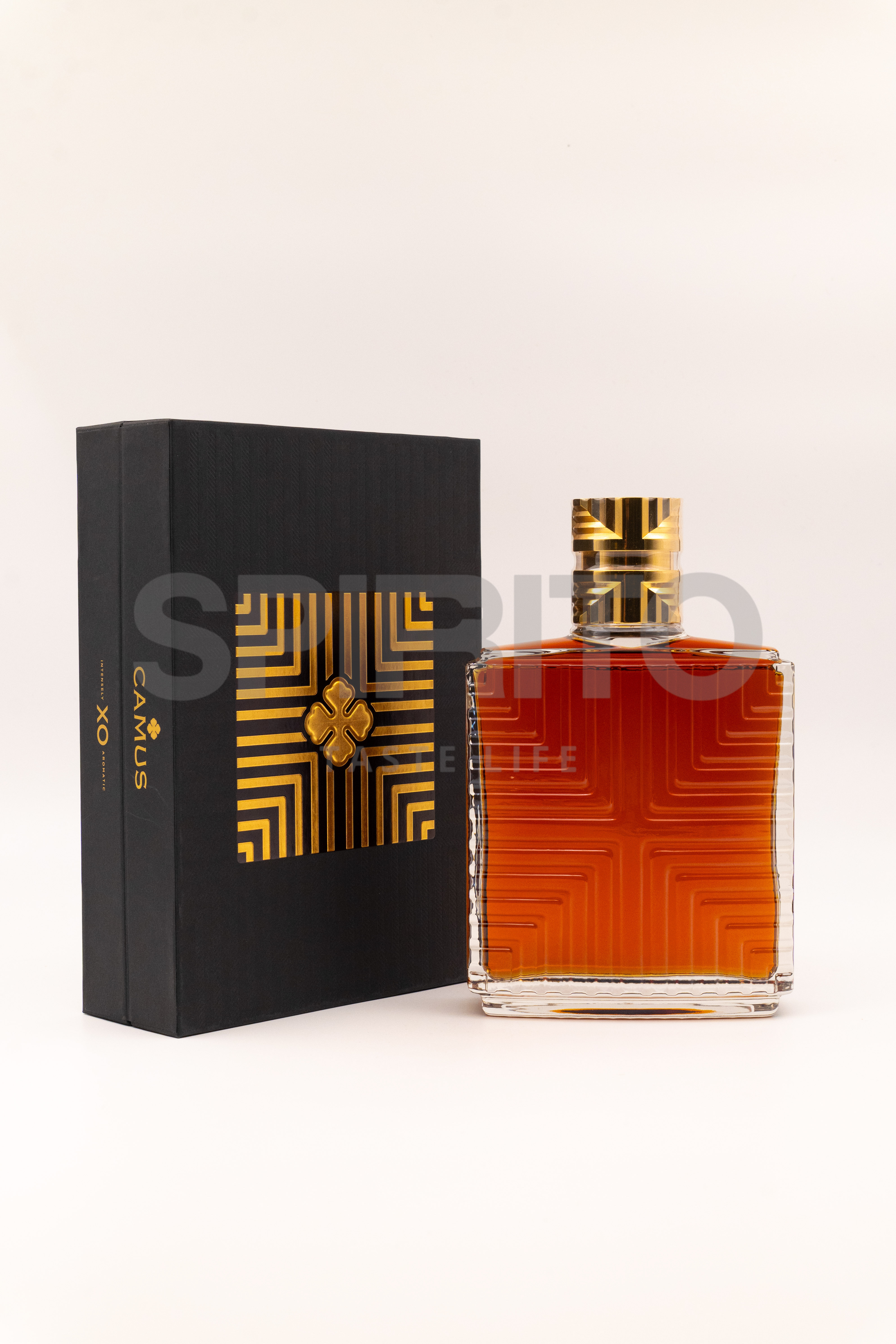 CAMUS INTENSELY XO AROMATIC 40% ALC 700 ML